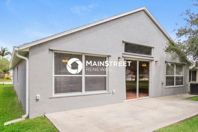 Building Photo - 3 Bedroom Pet-Friendly Home in MELBOURNE, FL with Main Street Renewal