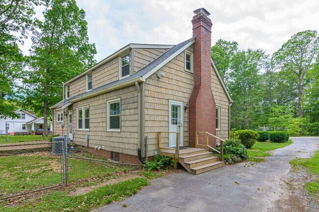 Building Photo - 114 Eastwood Ave