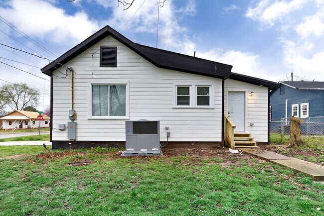 Building Photo - 3700 8th Ave SW