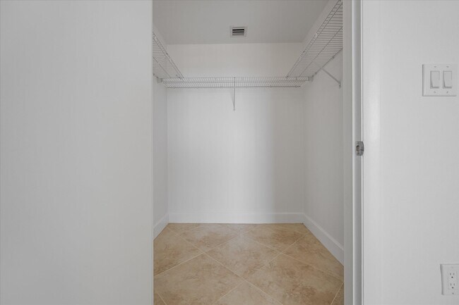 Building Photo - 550 Okeechobee Blvd