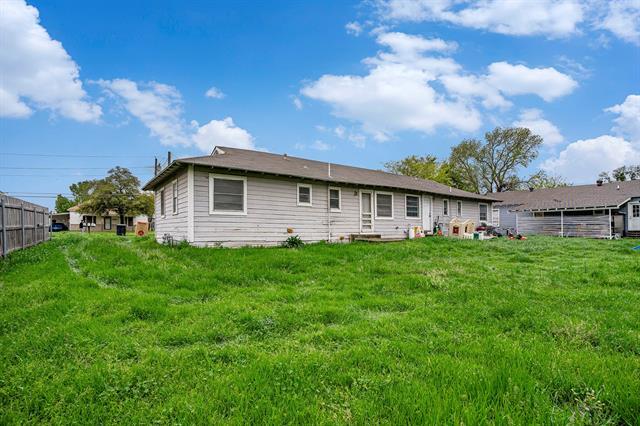 Building Photo - 1706 Redwood Dr