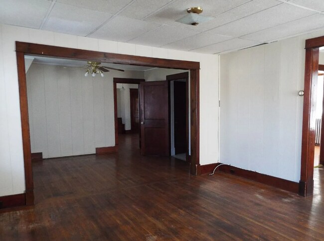 Building Photo - 164 W High St