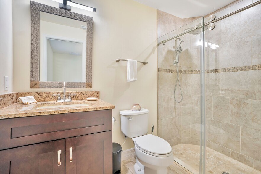 Building Photo - 1627 SW 14th St