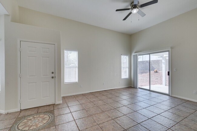 Building Photo - Charming 3-Bedroom Single-Story Home in Elkhorn!