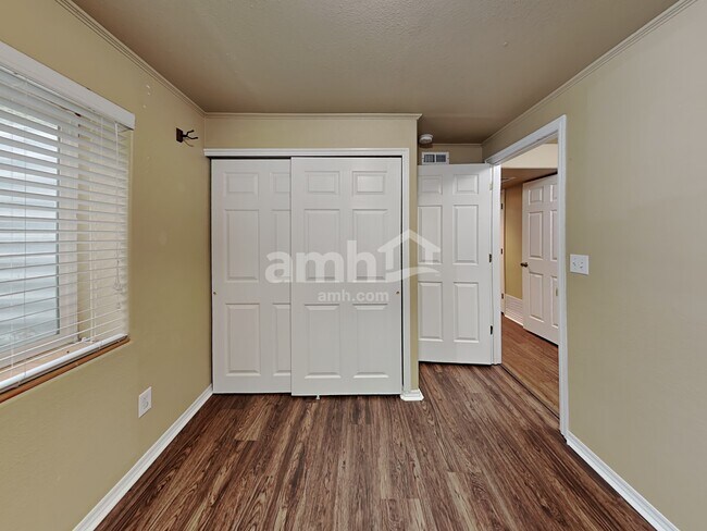 Building Photo - 14064 S Rosaleen Ln