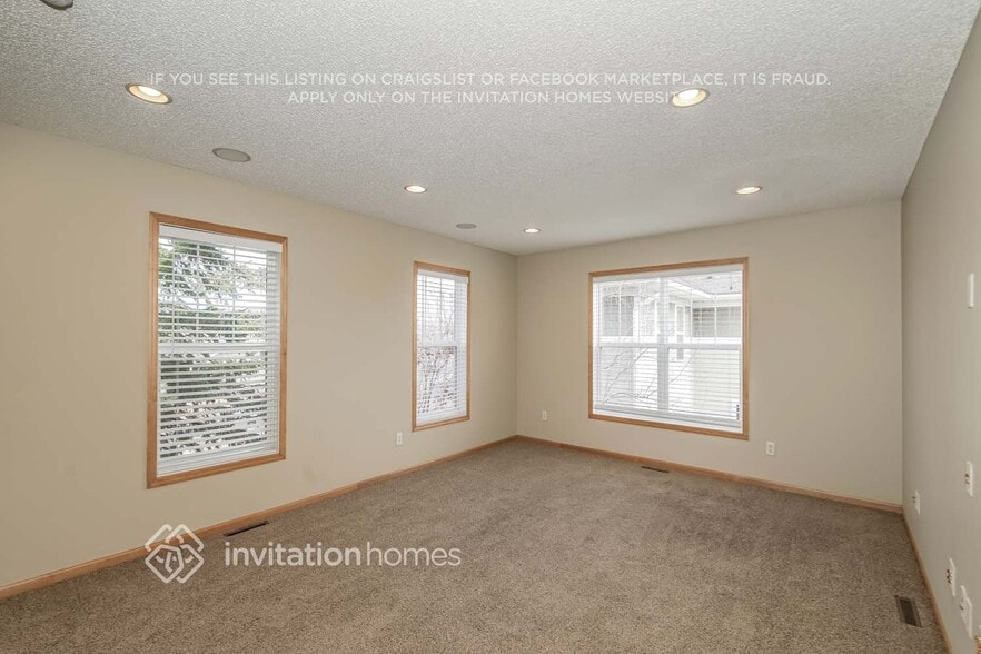 Building Photo - 15842 Cobblestone Lake Pkwy