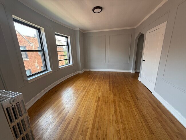 Building Photo - 5250 S Drexel Ave