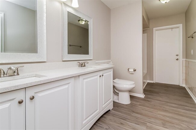 Building Photo - 301 Chutney Dr