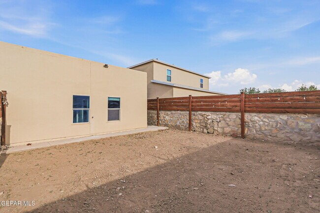 Building Photo - 717 HC Gilbert Minjares Dr