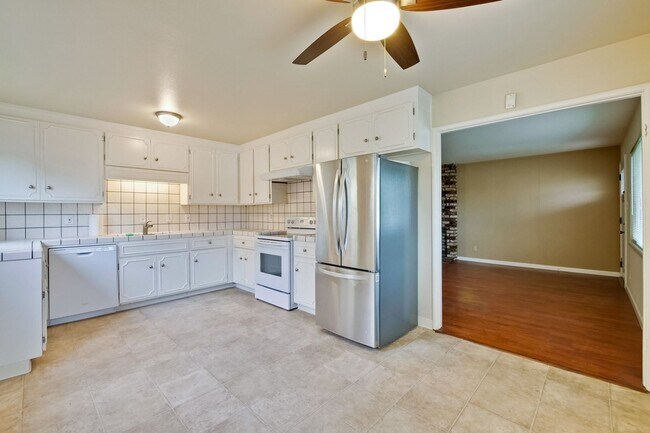 Building Photo - Wow! What a Great Home! Available Soon!