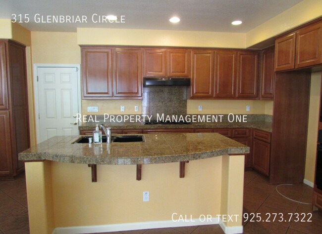 Building Photo - 315 Glenbriar Cir
