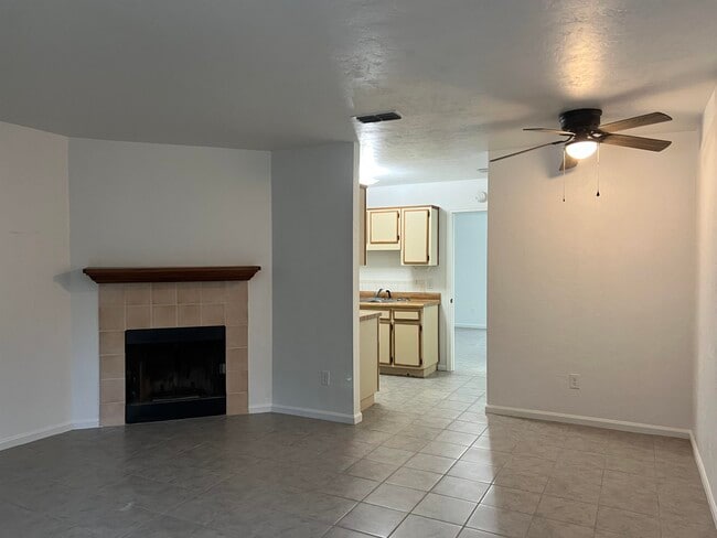 Building Photo - 2516 Mar Ct