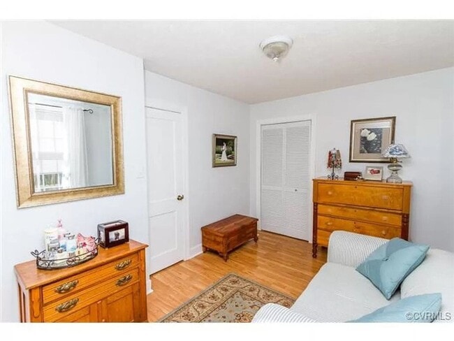 Building Photo - 3 BR / 2 BA Sunny renovated Cape Cod within walking distance to Bryan Park