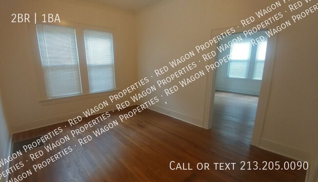 Building Photo - 411 W Mistletoe Ave