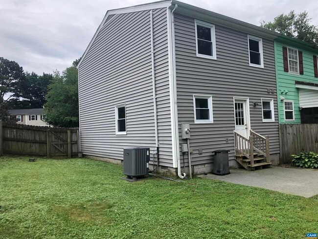 Building Photo - 206 Greentree Park