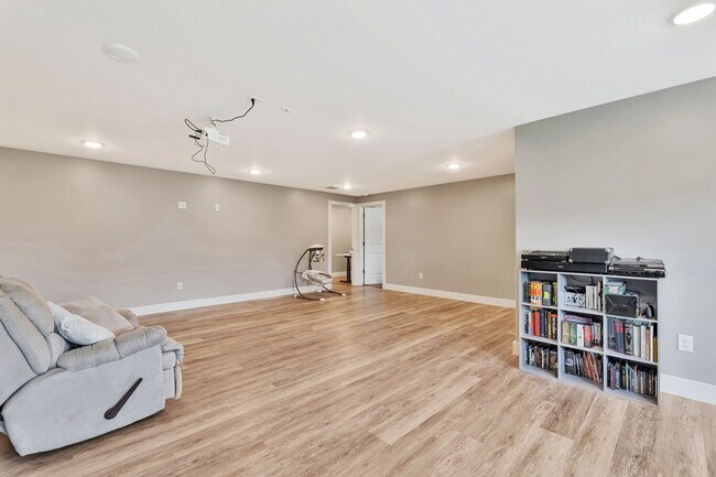 Building Photo - 3115 E Reiss Ct