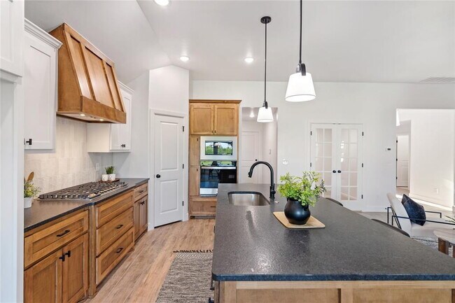 Building Photo - Brand New Home