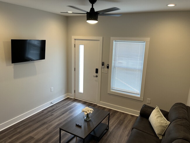 Building Photo - 201 S Grace St