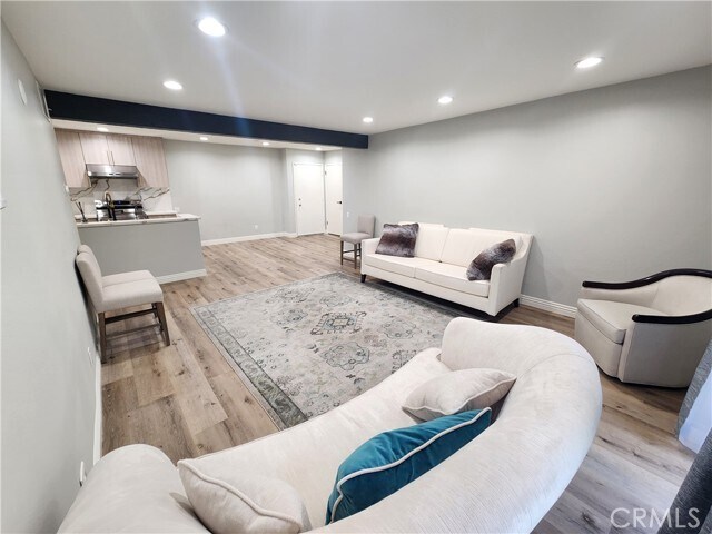 Building Photo - 5460 White Oak Ave