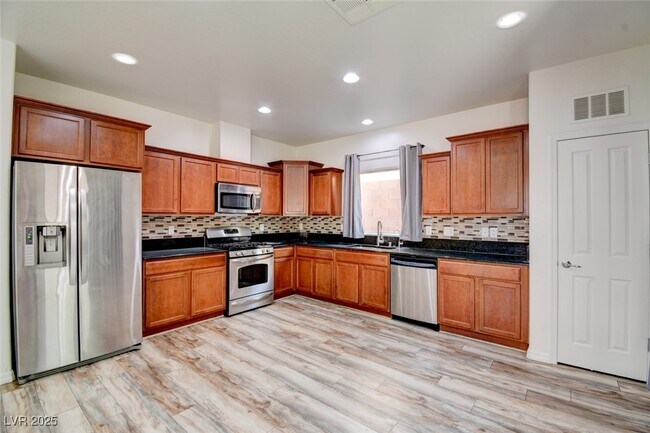 Building Photo - 2613 Romarin Terrace