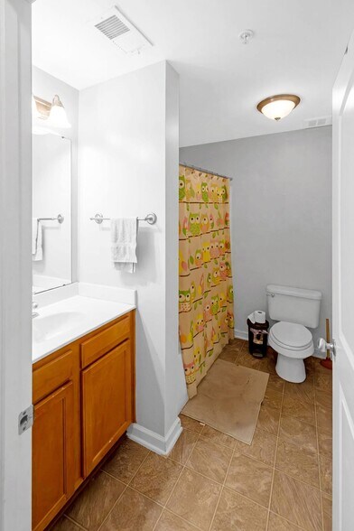 Building Photo - 7102 W Friendly Ave