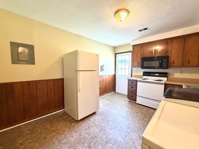 Building Photo - Bancroft Circle Apartments