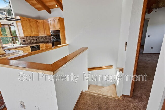 Building Photo - 147 Seacliff Dr