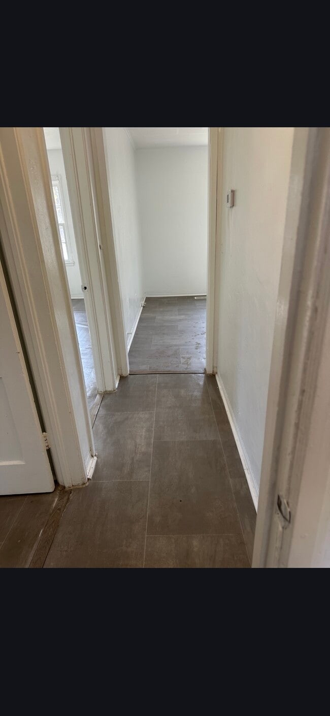 Building Photo - 2001 W 28th Ave