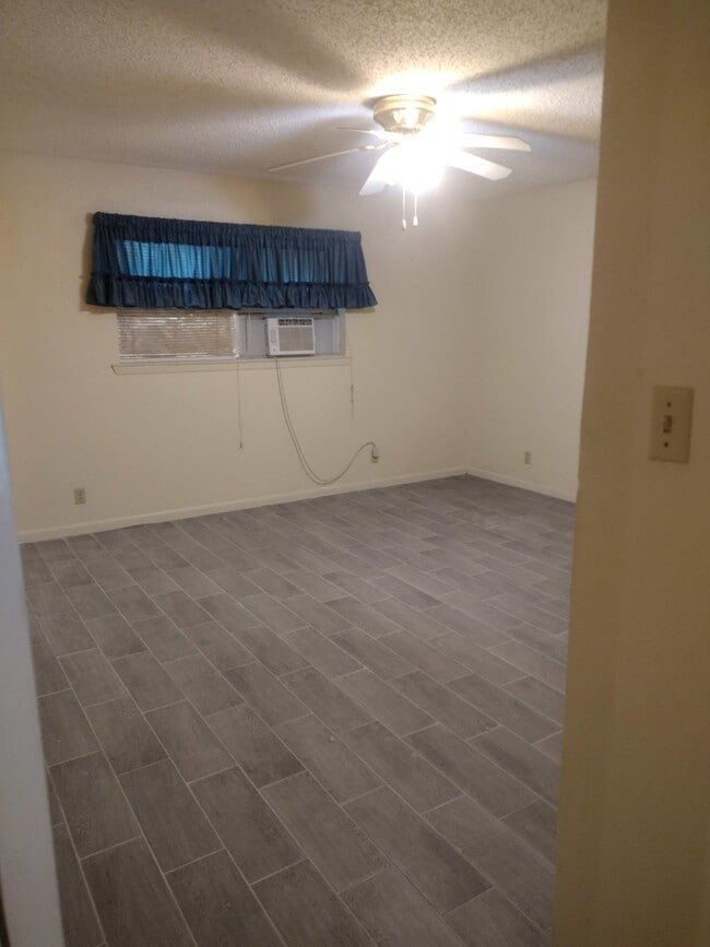 Building Photo - 402 S Wofford St