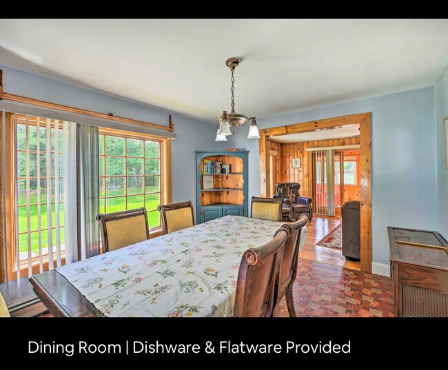 Building Photo - 757 Norway Dr
