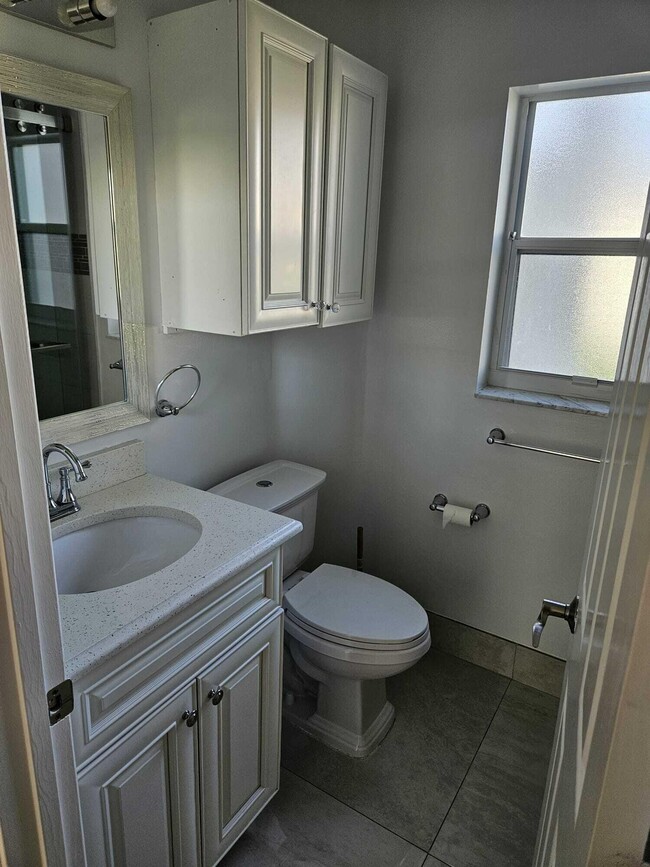 Building Photo - 5293 Oakmont Village Cir