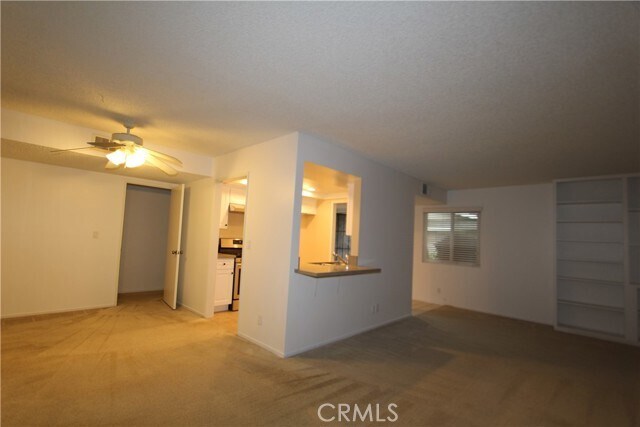 Building Photo - 1137 Rosecrans Ave