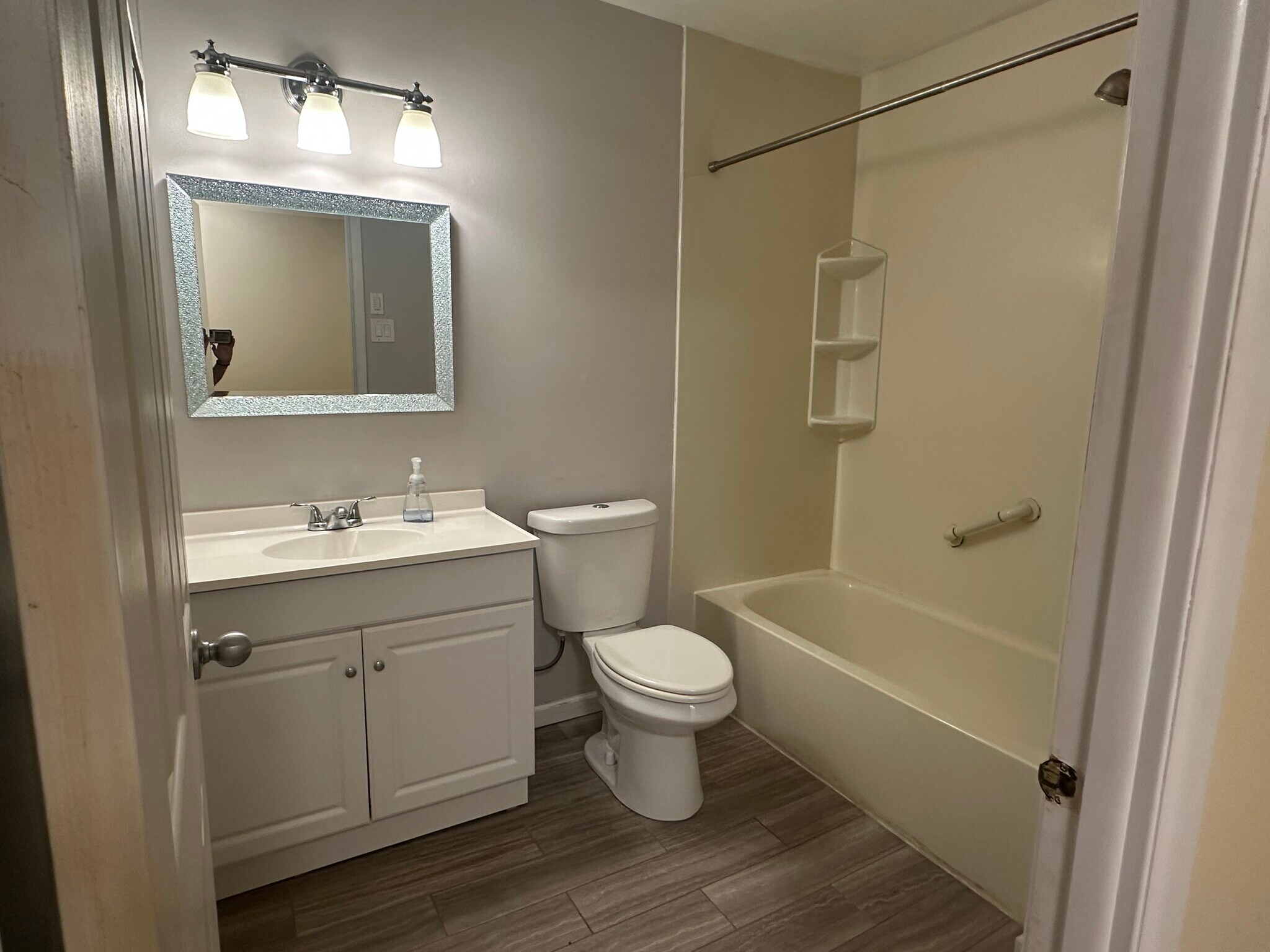 Bathroom - 2003 Valley Dr