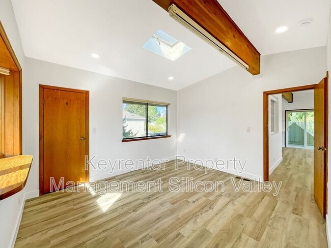 Building Photo - 1102 Audrey Ave