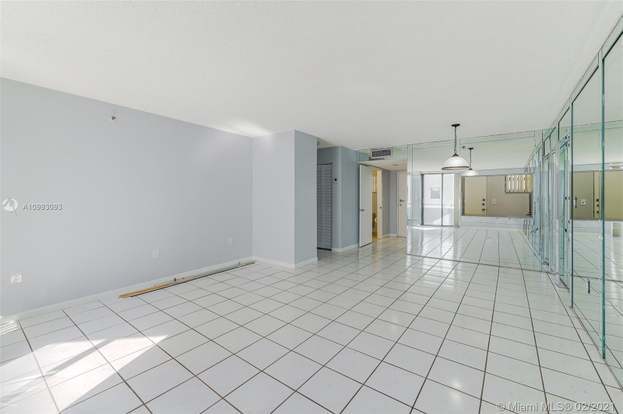 Building Photo - 6830 Indian Creek Dr