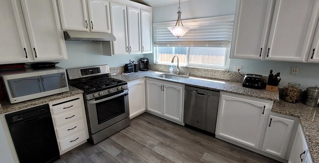 Building Photo - Beautifully Maintained Fairfield Home