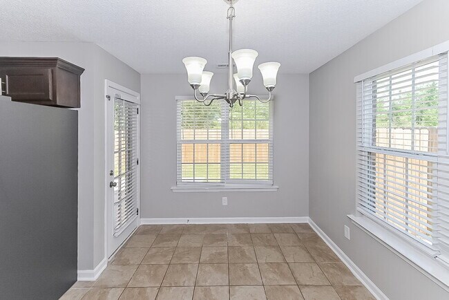 Building Photo - 9840 White Poplar Dr