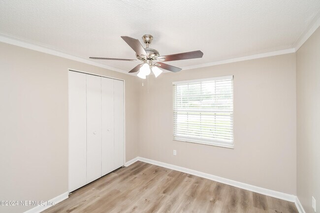 Building Photo - 3885 Mandarin Woods Dr N
