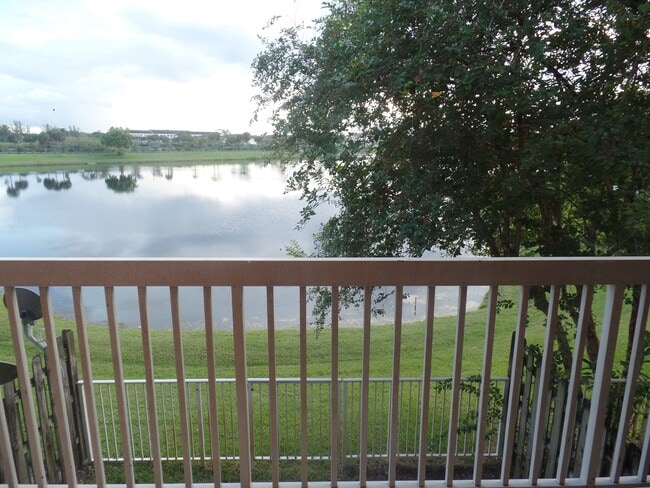 Building Photo - 5200 NW 31st Ave