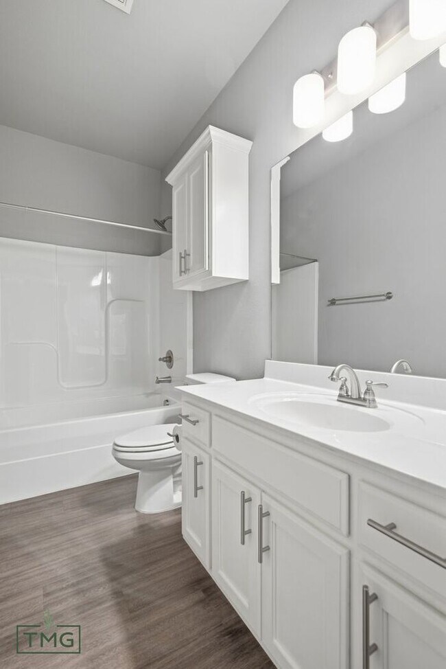 Building Photo - Gorgeous 4/3.5/3 Luxury Home
