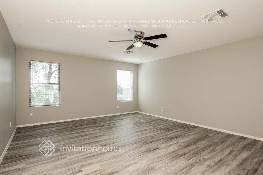 Building Photo - 8806 N 67th Ln
