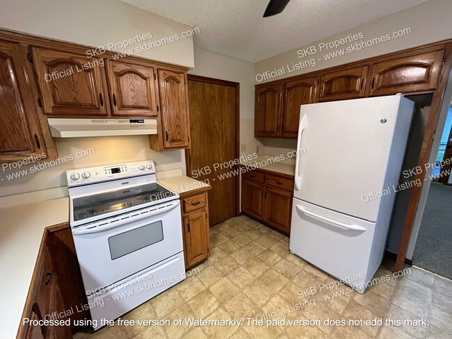 Building Photo - 3417 Ridge Dr