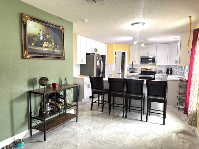 Building Photo - 256 Begonia Ln