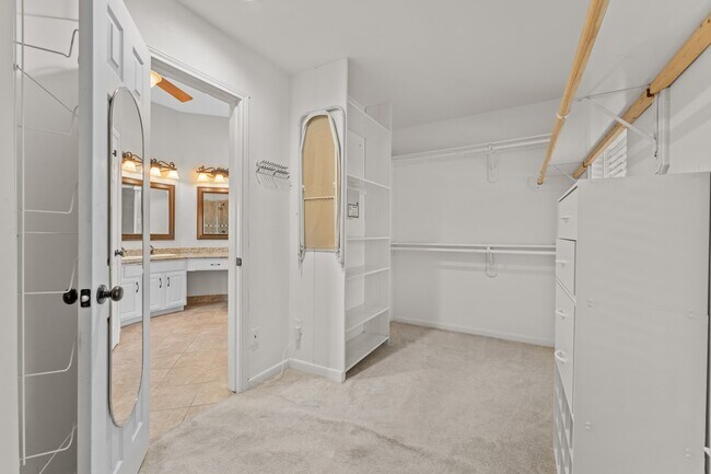 Building Photo - 1602 Seminole St