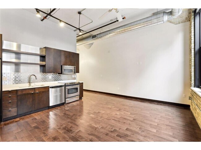 Building Photo - 618 N Washington Ave