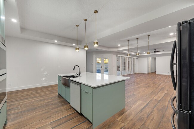 Building Photo - 700 SW Great Exuma Cove