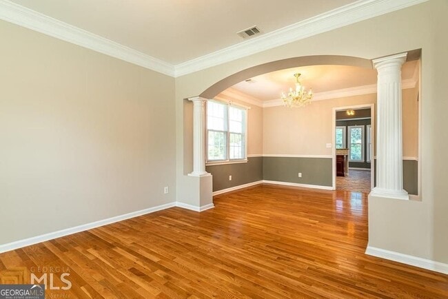 Building Photo - 225 Heritage Lake Dr