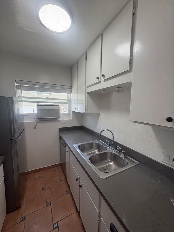 Building Photo - 474 Sherman Ave