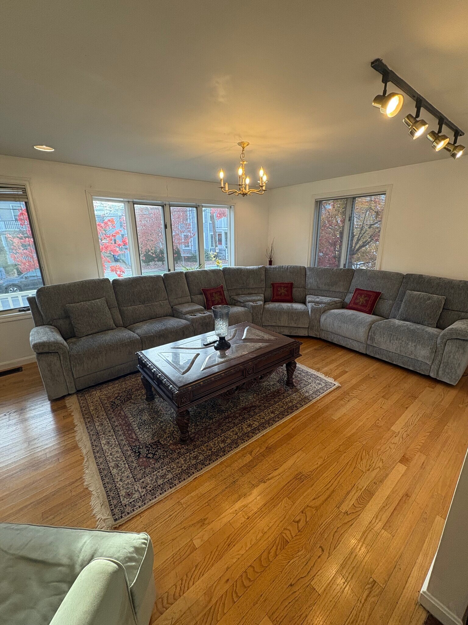 Building Photo - 309 Beacon St