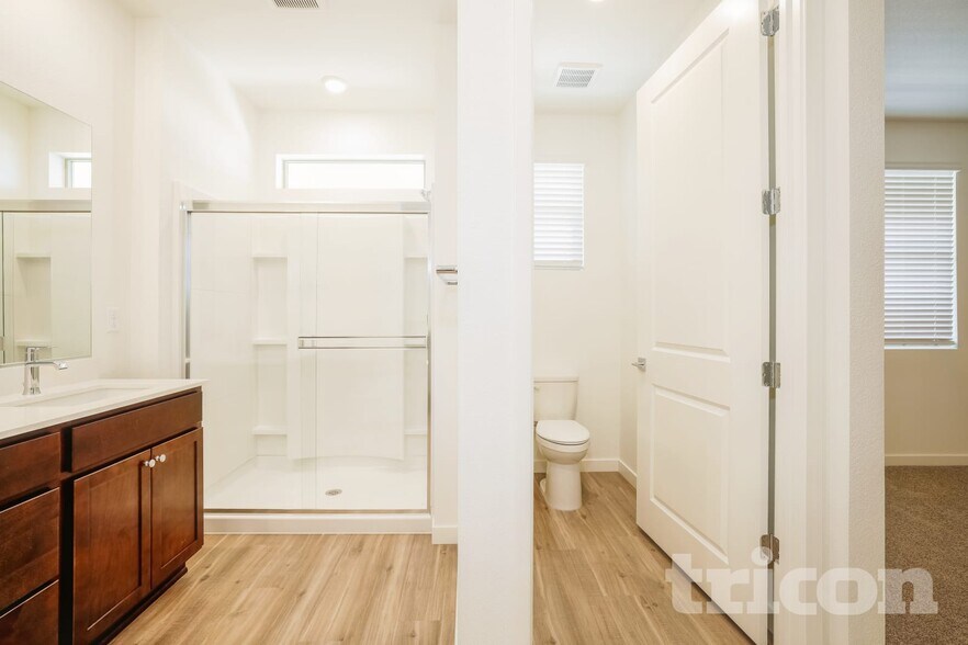 Building Photo - 2460 Snowbrush Ct